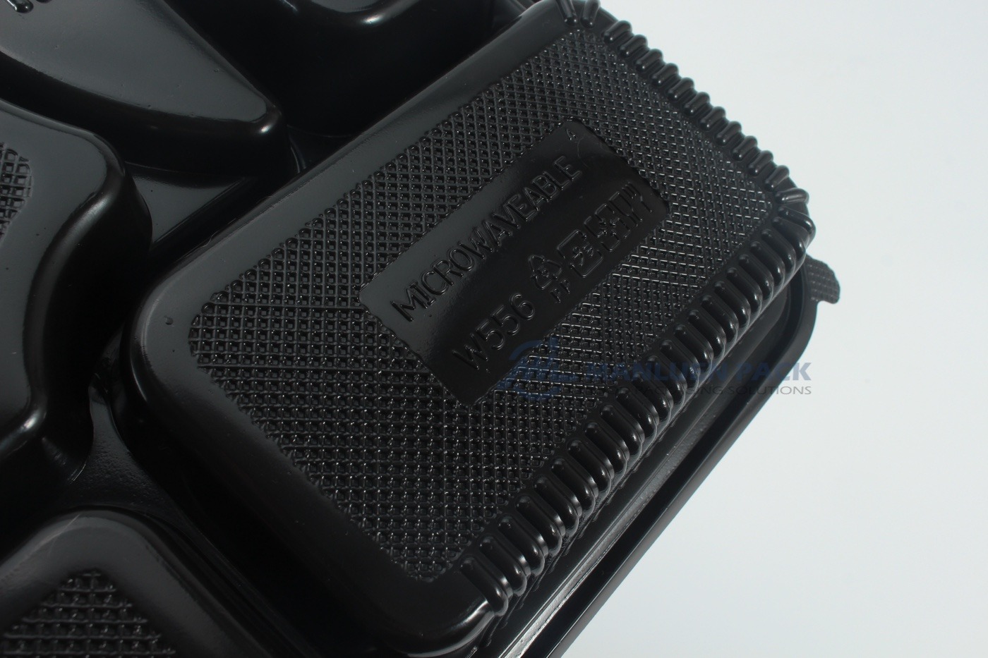 WL-556 Stackable Bento Box with Lid | Manluen Pack WL-556 black bento box base and clear lid detail