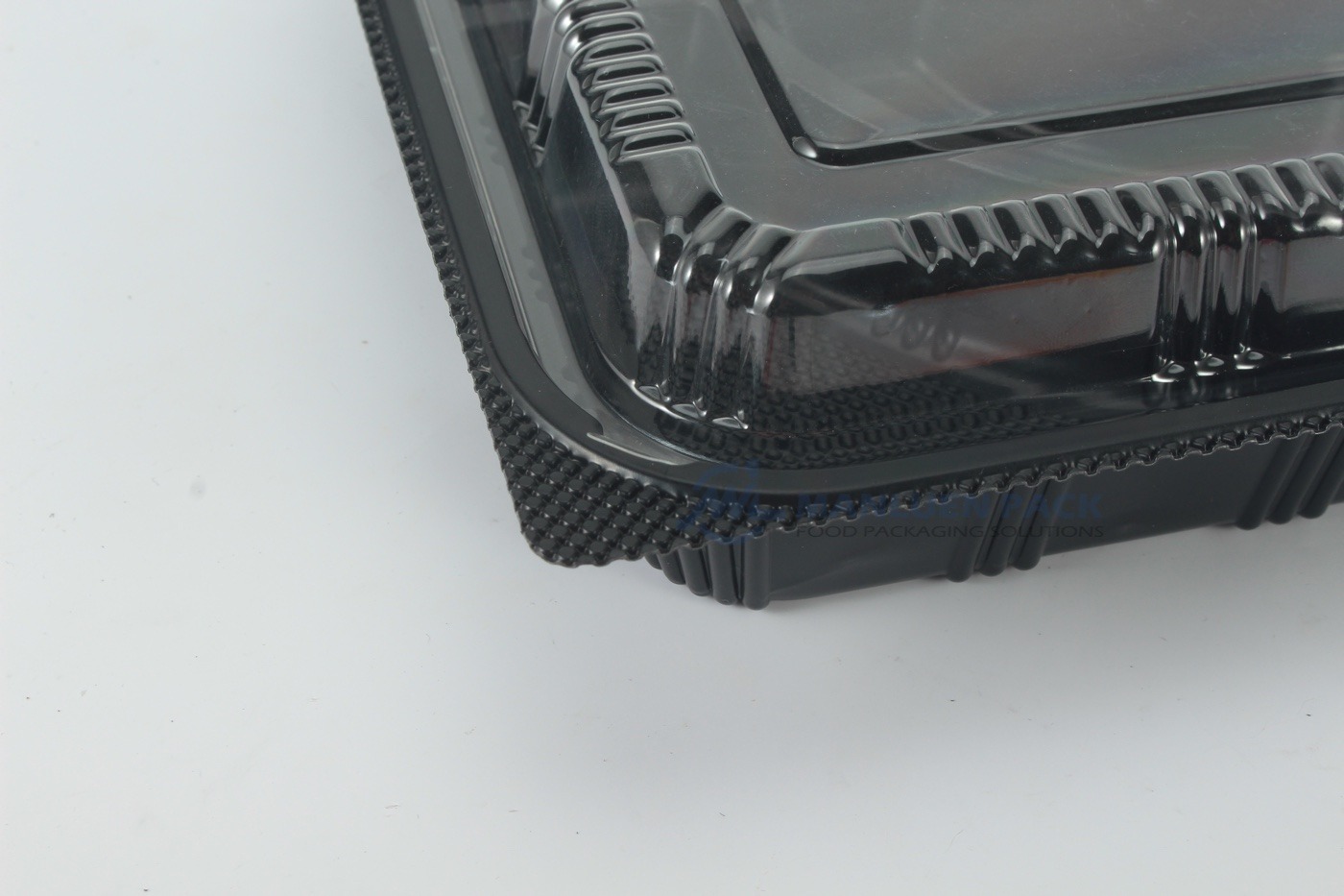 8306 Covered Four Compartment Tray Lid Corner Detail