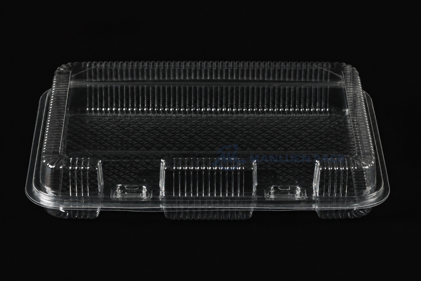 Cm 004 Closed Clear Clamshell Container Front View
