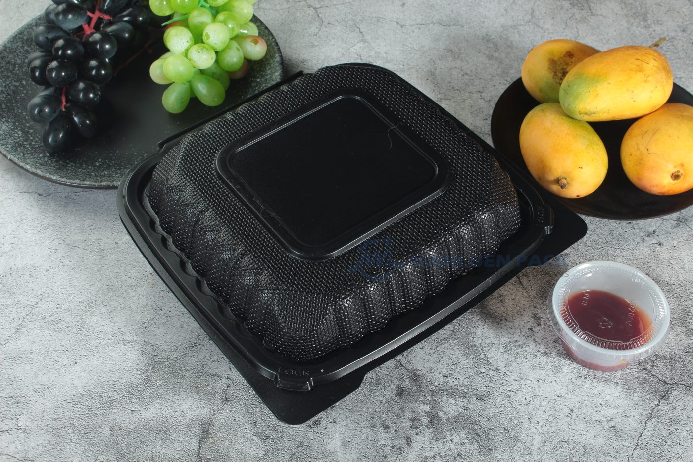P81 Black Closed Clamshell Noodle Meal Scene