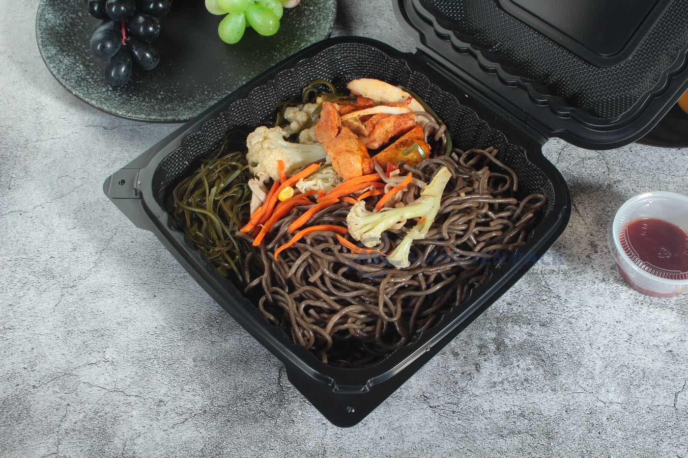 P81 Black Open Noodle And Chicken Clamshell Top View