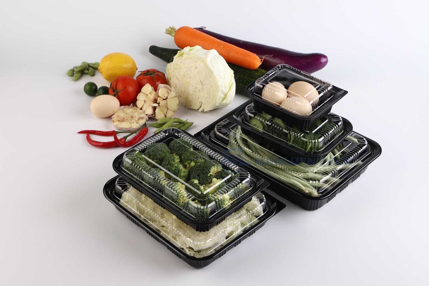 Wholesale Black Bento Box Series | Manluen Pack Black bento box series in multiple sizes for wholesale food packaging