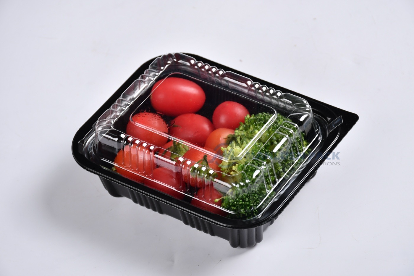 Wl 8505 Black Tray With Tomatoes Blueberries And Greens