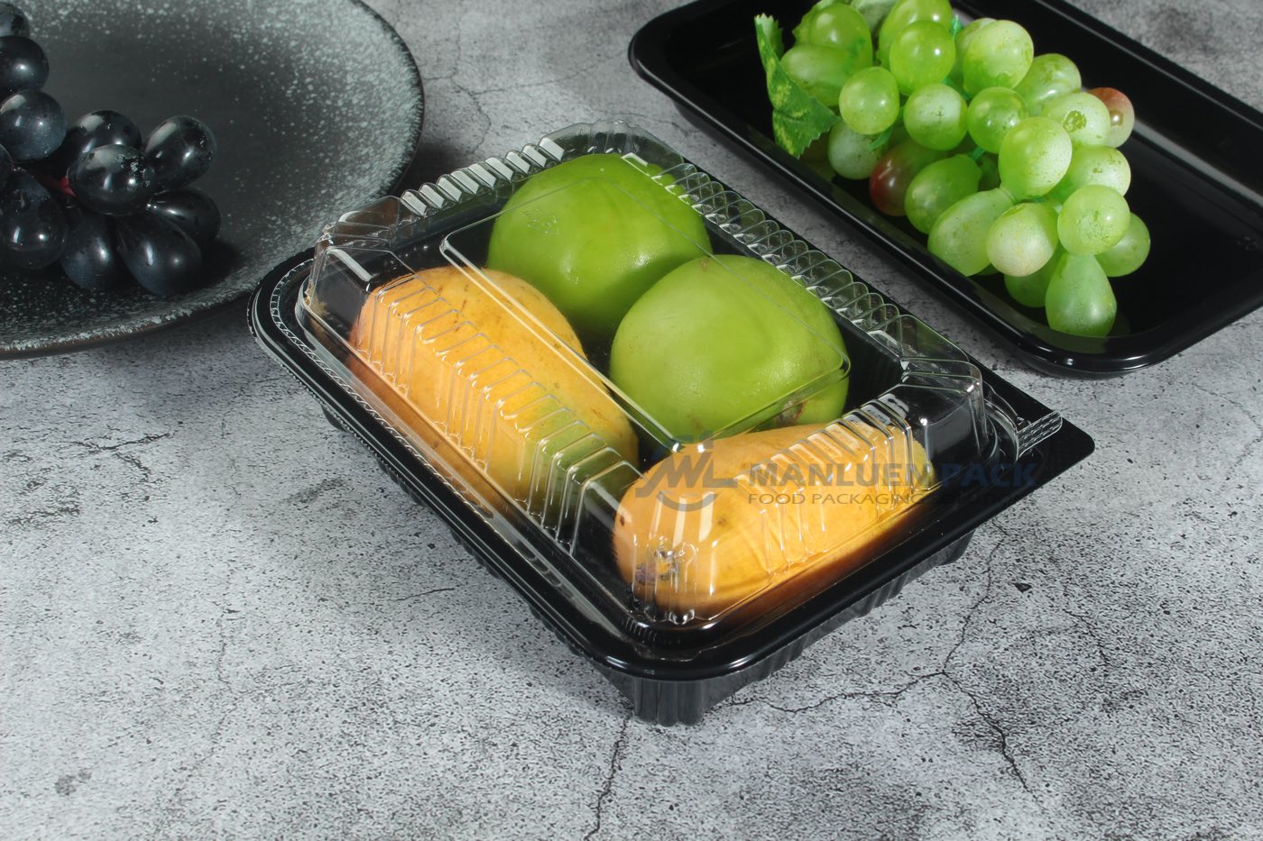 Wl 8507 Covered Black Tray With Mango And Green Fruit