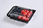 Wl 8507 Covered Black Tray With Tomatoes Blueberries And Greens