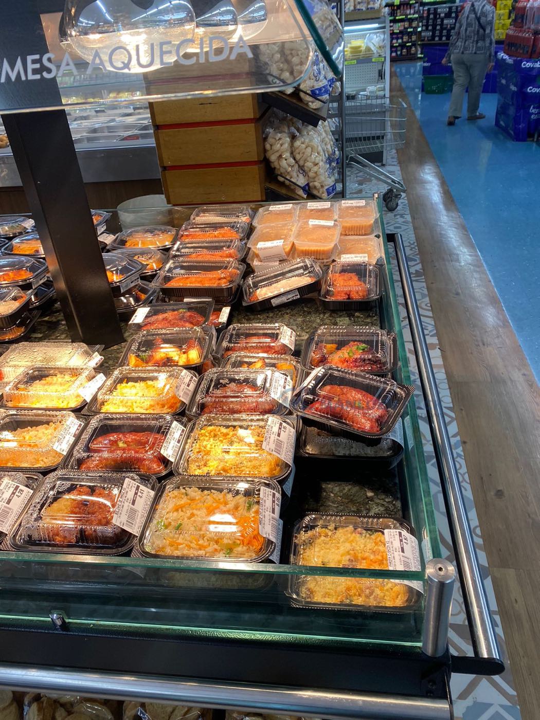 Wl 8507 Prepared Meal Trays In Retail Display 01