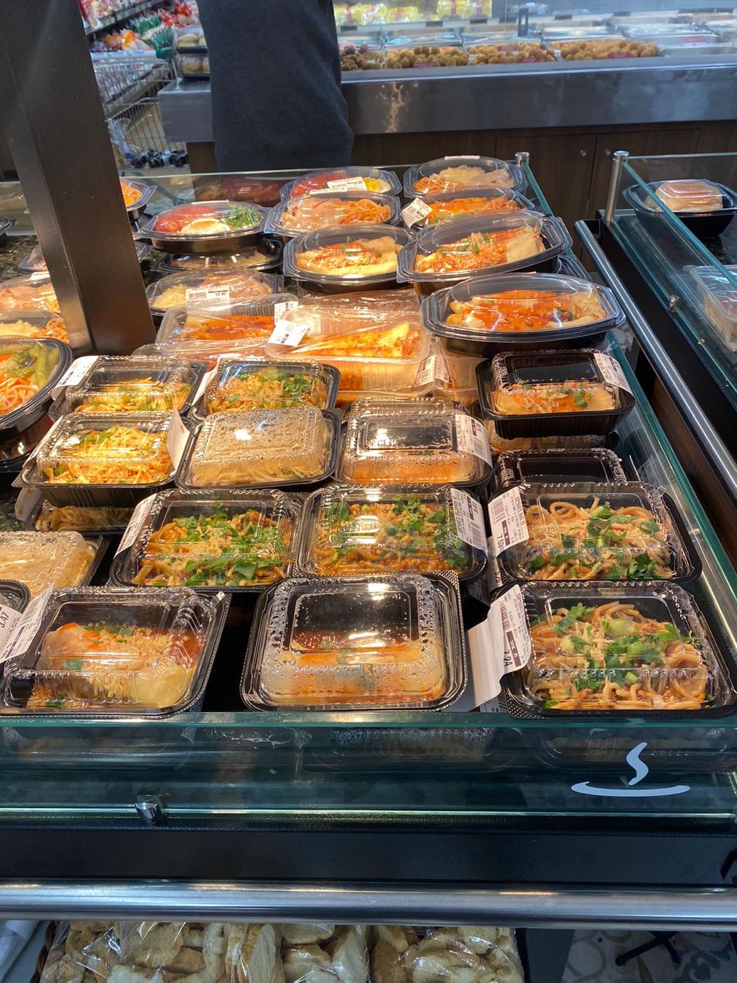 Wl 8507 Prepared Meal Trays In Retail Display 02