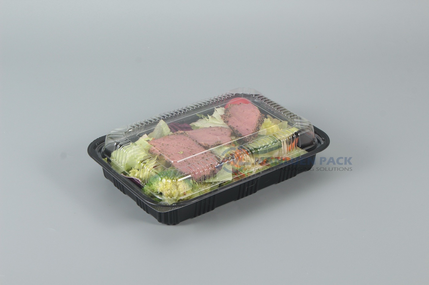 Wl 8520 Covered Black Tray With Meat Salad