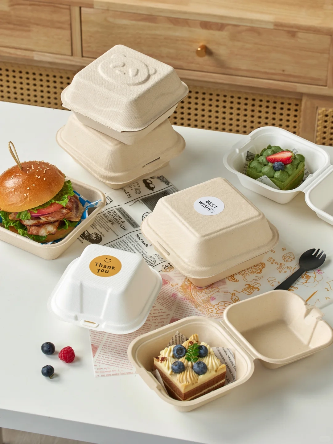 Solving Christmas Packaging Pain Points with Clamshell To Go Containers 2 25.12.11 Manluen Clamshell Box