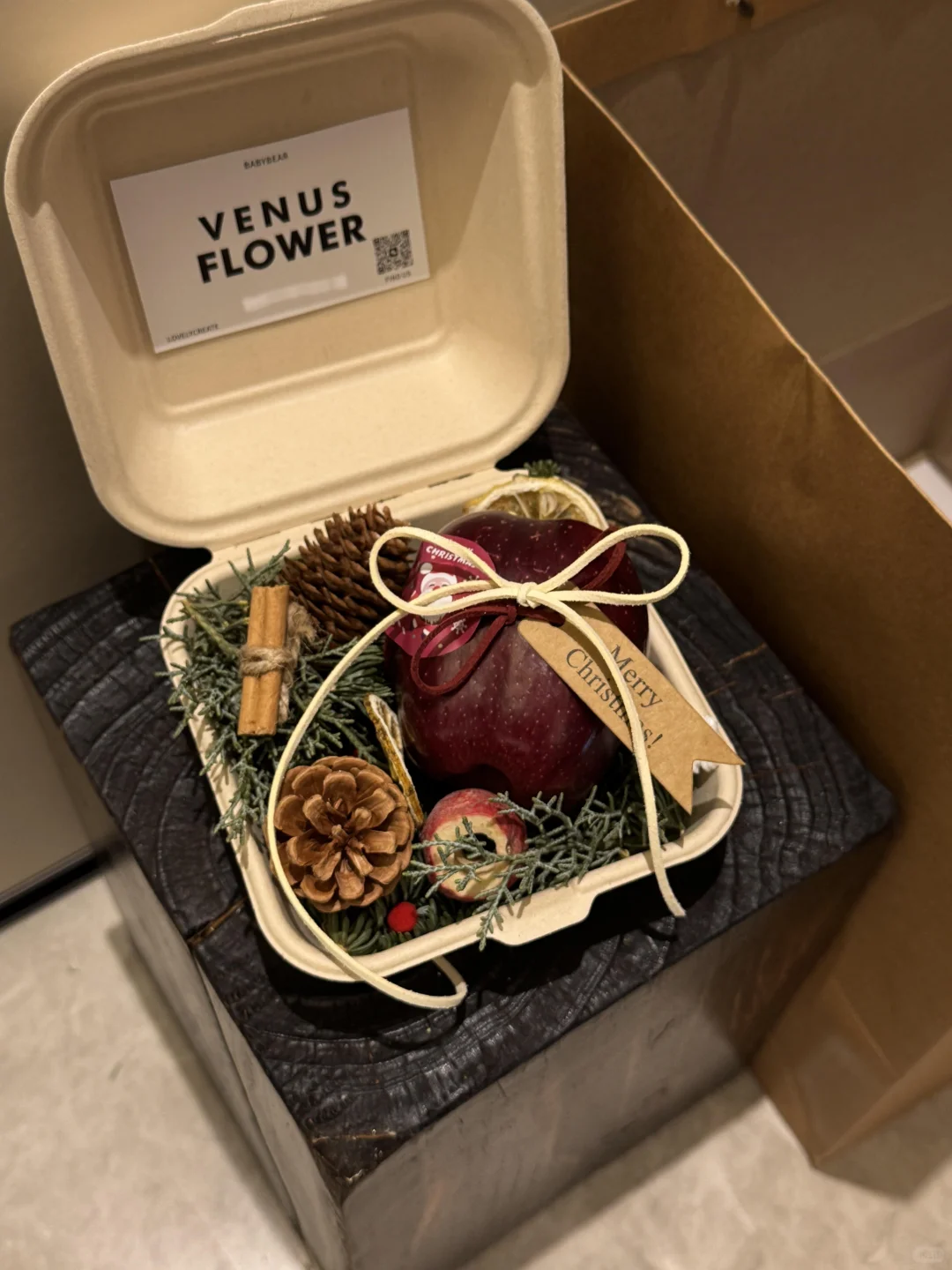 25.12.11 Manluen Food Clamshell Containers