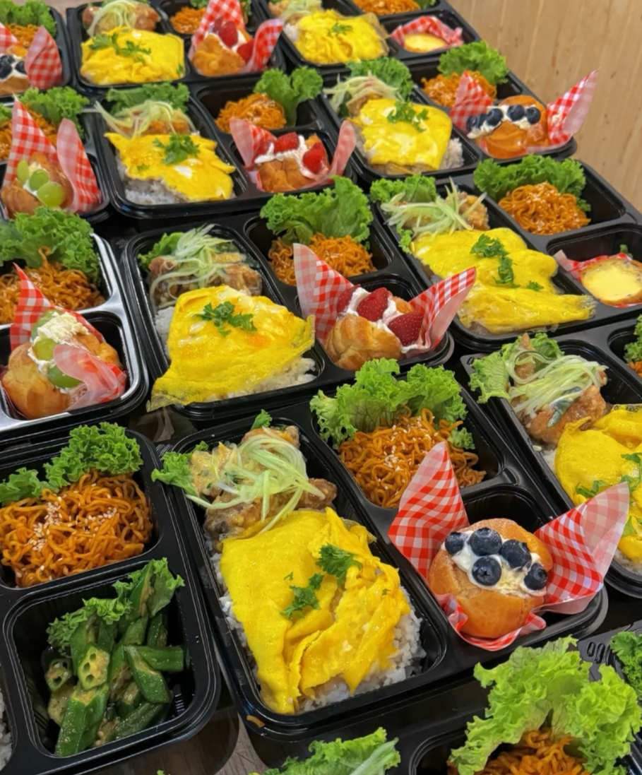 25.12.9 Manluen Plastic Lunch Box