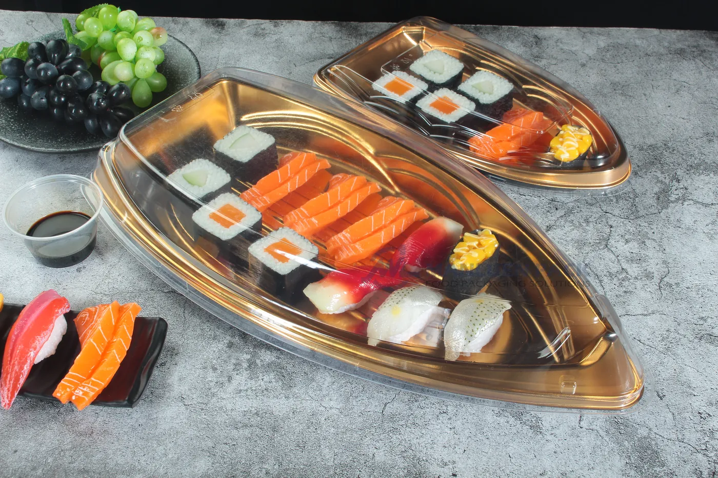Manluen Pack boat shape sushi tray custom size group display showing customizable packaging formats