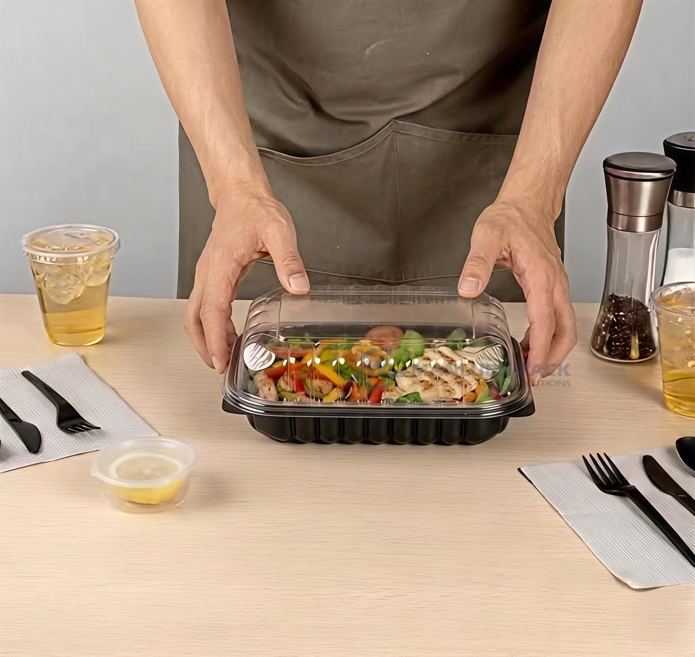 Cm 09 10 Black Clamshell Container Meal Lifestyle