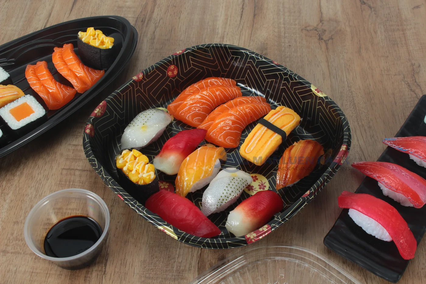 WL-C019 sushi packaging shown in a open square sushi tray alternative tabletop view