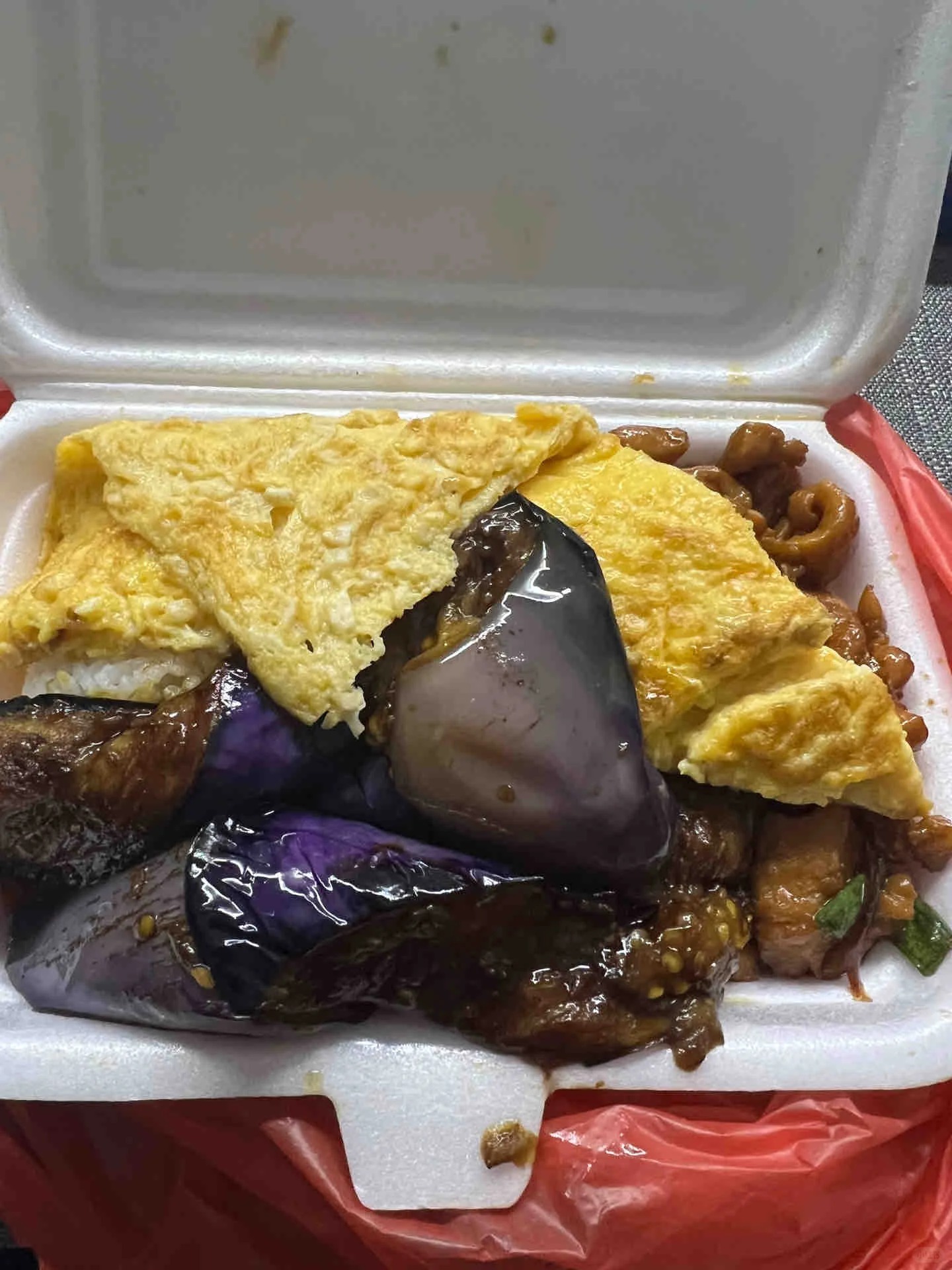 Can You Microwave Food in a Styrofoam Container? A Safety Guide 2 Styrofoam Food Container With Takeout Meal