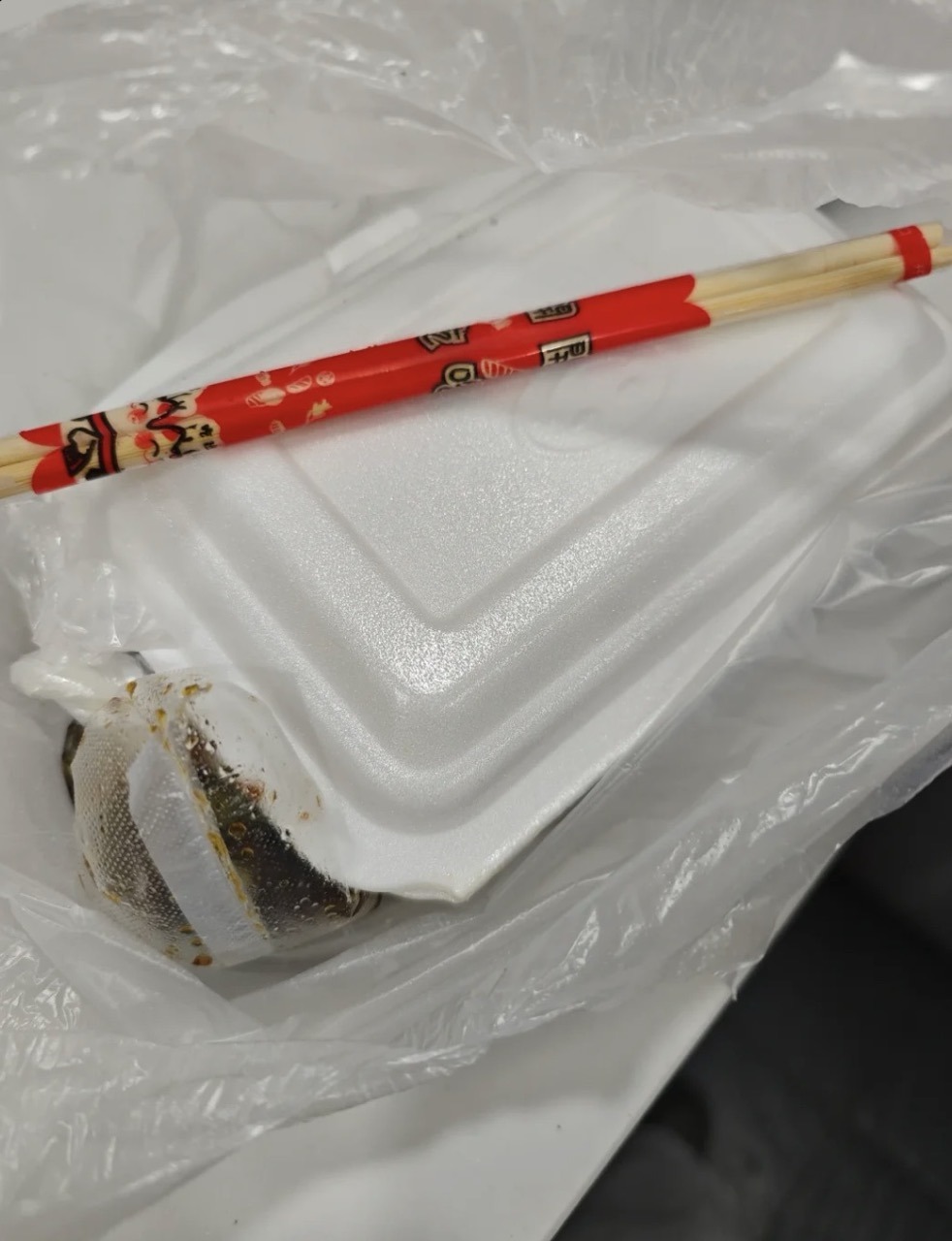 Can You Microwave Food in a Styrofoam Container? A Safety Guide 6 White Styrofoam Takeout Food Container With Disposable Chopsticks