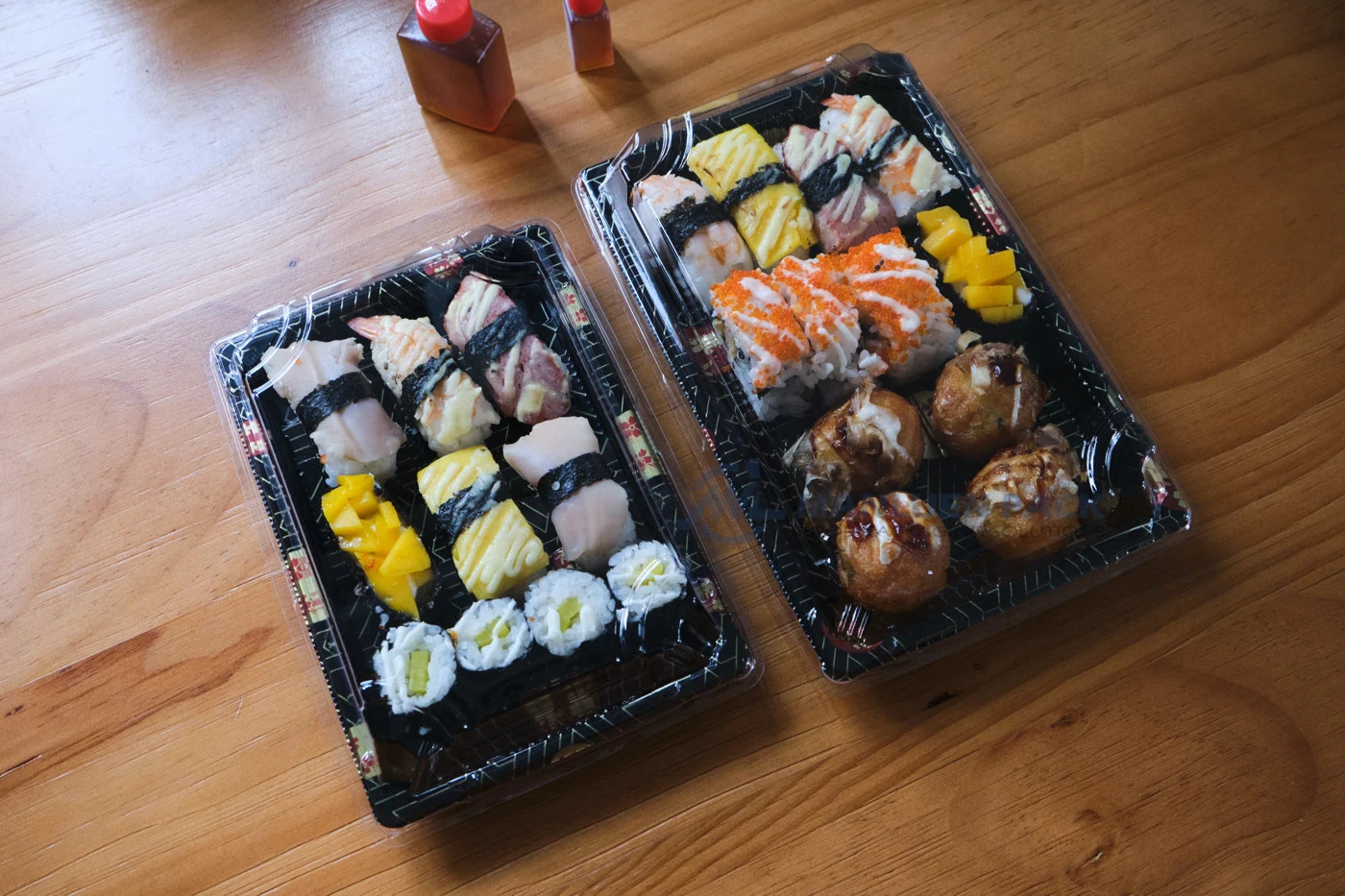 Black Cherry Blossom Sushi Tray Product Range | Manluen Pack black cherry blossom sushi tray product range for restaurant takeaway and refrigerated food packaging