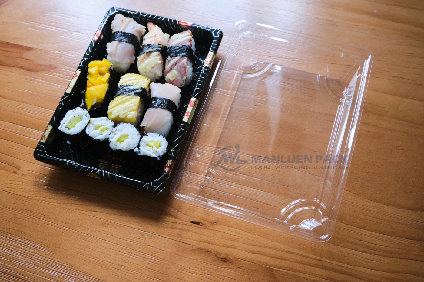 WL-05 Black Cherry Blossom Sushi Tray Product View | Manluen Pack WL-05 black cherry blossom sushi tray with clear lid for takeaway and refrigerated food display