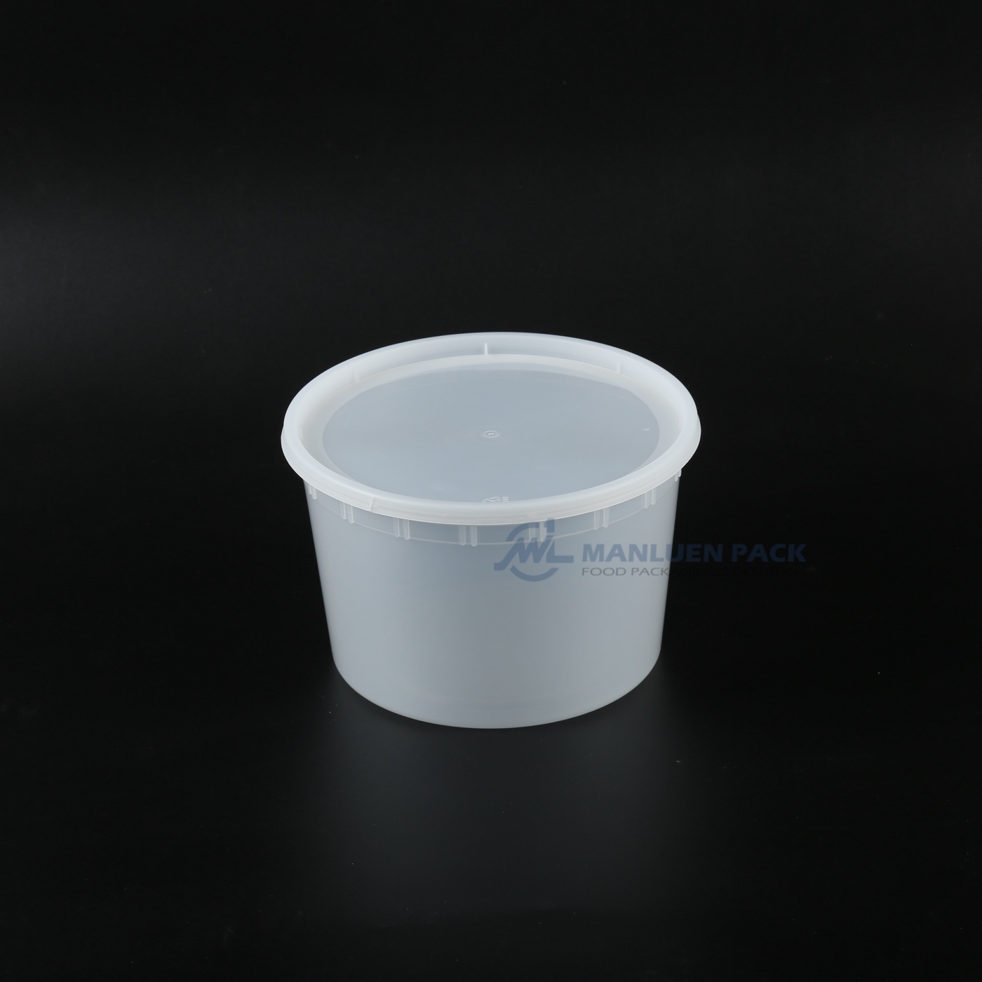 C64 Clear Deli Container With Lid Angle View