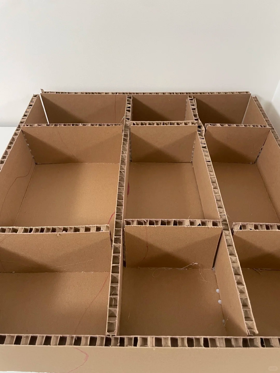 Is Cardboard Packaging Better Than Plastic? Paper vs. Plastic for Food Packaging 3 Corrugated Cardboard Divider Compartment Insert