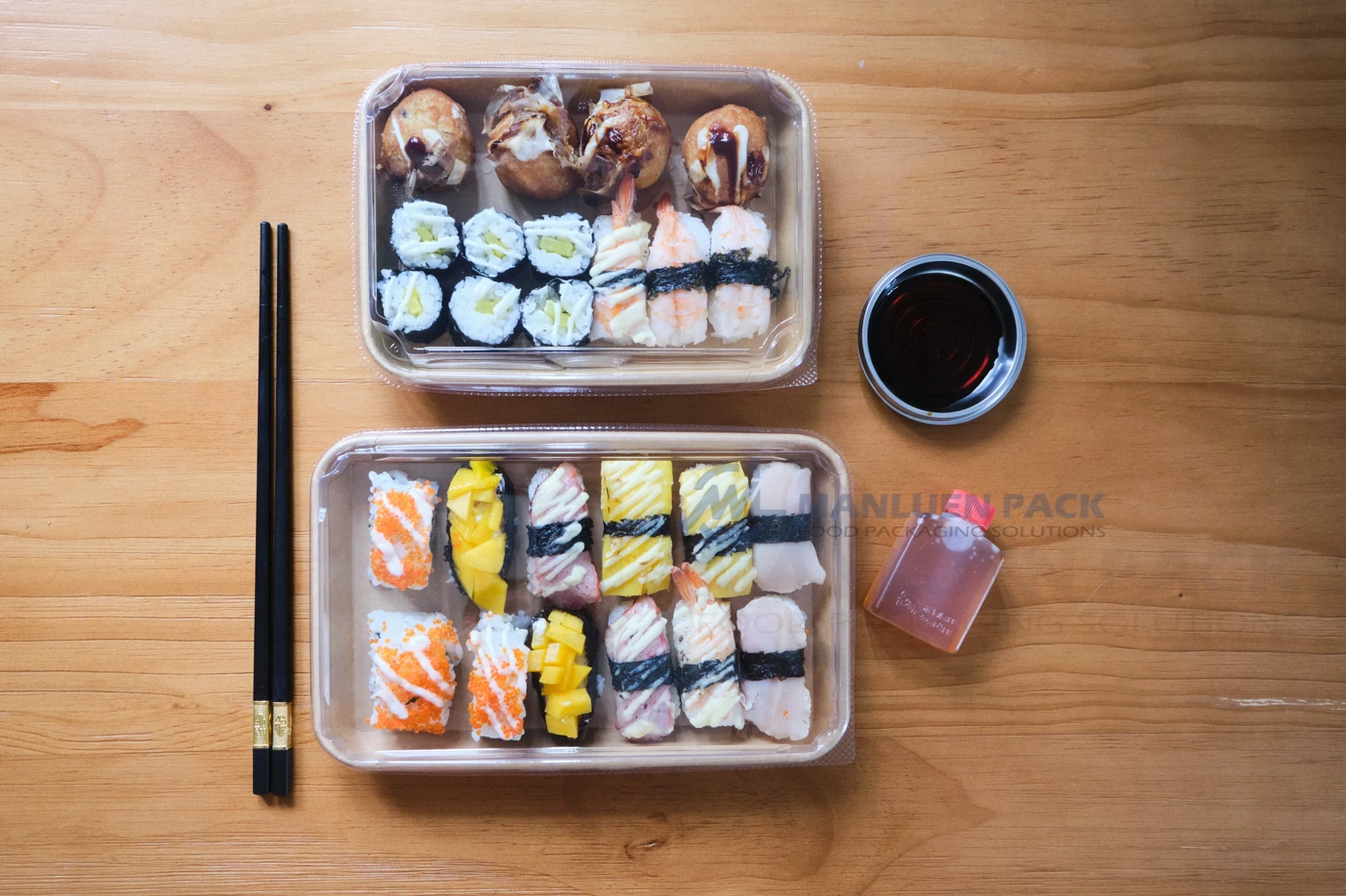Kraft Paper Sushi Tray Multi Size Range | Manluen Pack kraft paper sushi tray range in multiple sizes with clear PET lids for takeaway and wholesale supply