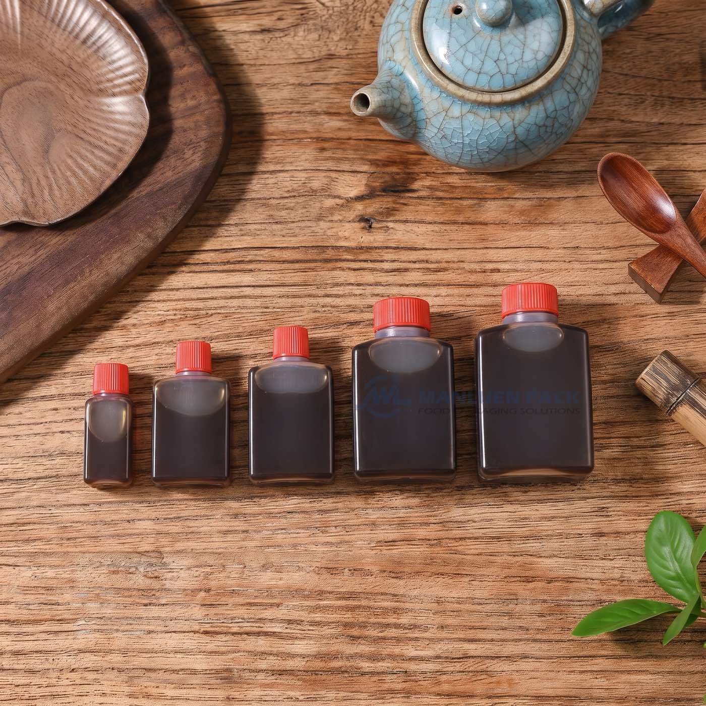 Square Sauce Bottle Food Service Lifestyle 3