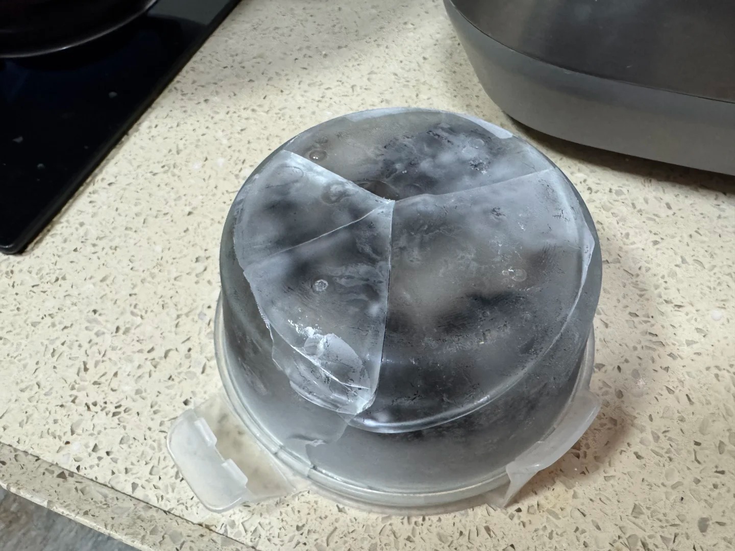 Can You Freeze Food in a Glass Container Safely? 3 Glass Bowl Cracked After Freezing