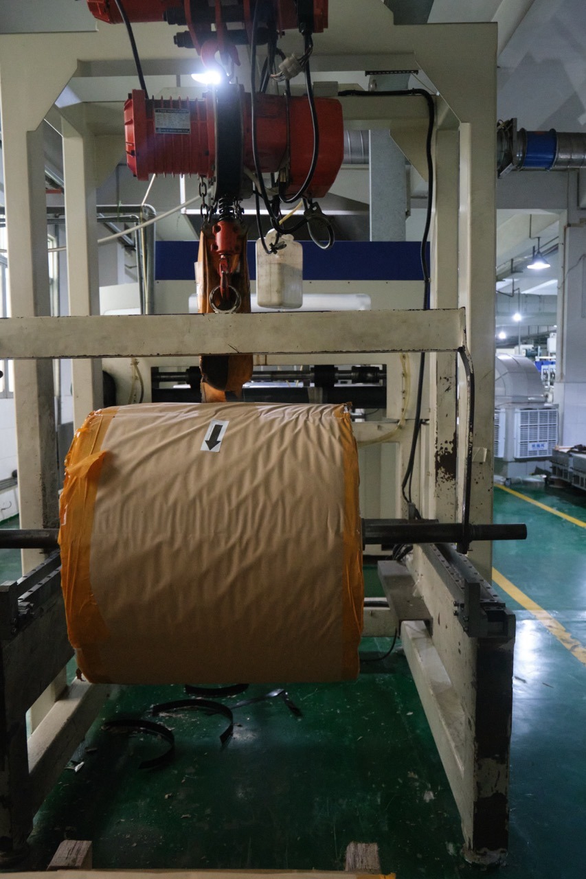 What Is Thermoforming? Process, Materials and Uses 4 Plastic Sheet Roll Loading Production Machine