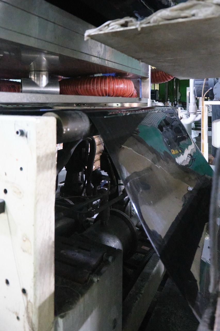What Is Thermoforming? Process, Materials and Uses 3 Plastic Sheet Thermoforming Process Machine.